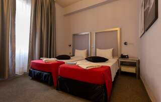 Отель Hotel Central by Zeus International Бухарест Стандартный двухместный номер с 2 отдельными кроватями-3