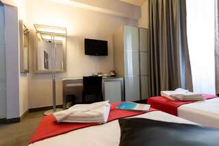 Отель Hotel Central by Zeus International Бухарест Стандартный двухместный номер с 2 отдельными кроватями-6